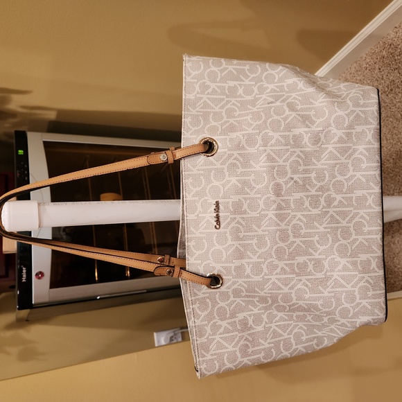Calvin Klein Handbags - Calvin Klein Signature tote
